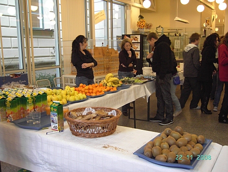 Frisches Obst in der Hauptschule an der Wittelsbacherstraße 10 München