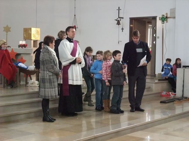 Weihnachtsfeier Waldmeisterschule in der Kirche St. Agnes