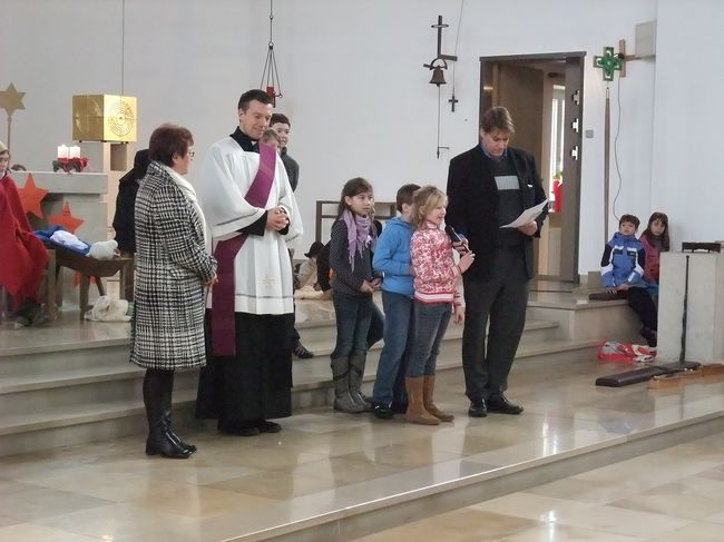 Weihnachtsfeier Waldmeisterschule in der Kirche St. Agnes