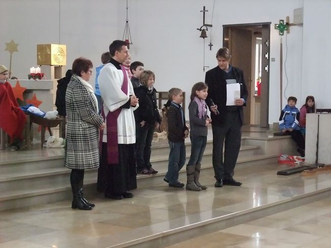 Weihnachtsfeier Waldmeisterschule in der Kirche St. Agnes