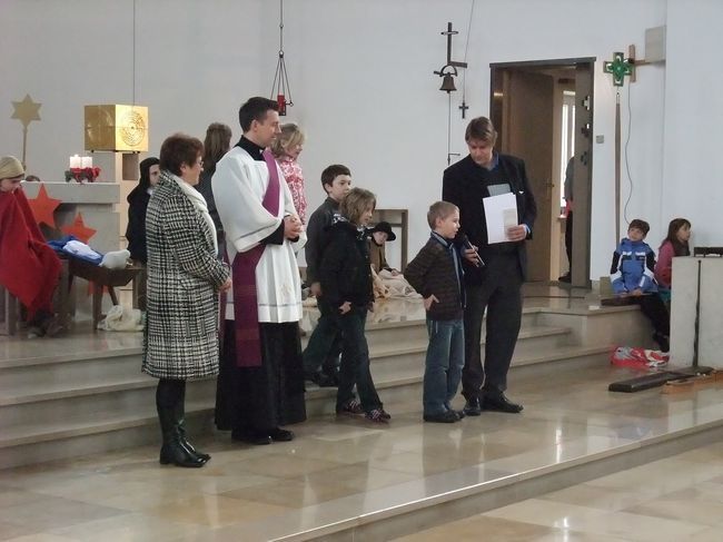 Weihnachtsfeier Waldmeisterschule in der Kirche St. Agnes