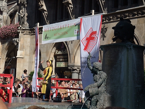 Metzgersprung, das Münchner Kindl grüßt die Bürgerinnen und Bürger