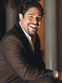 Tenor Rafael Caveror