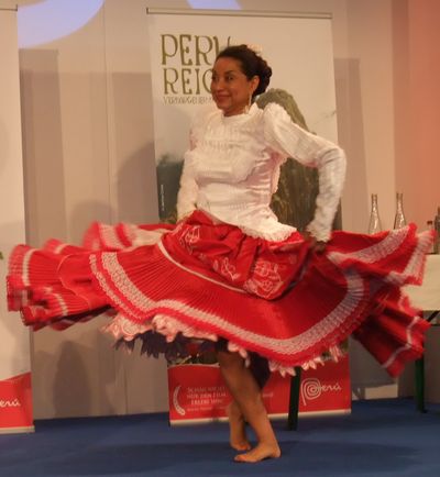 Viktoria Schwarz, Leiterin der Folklore-Tanz-Gruppe Kaymy Llaqtay