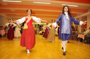 Die Gruppen Tanz durch die Jahrhundert und La Danze München mit Barocktänzen