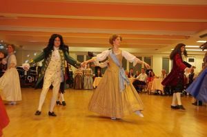 Die Gruppen Tanz durch die Jahrhundert und La Danze München mit Barocktänzen