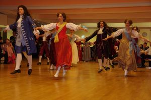 Die Gruppen Tanz durch die Jahrhundert und La Danze München mit Barocktänzen
