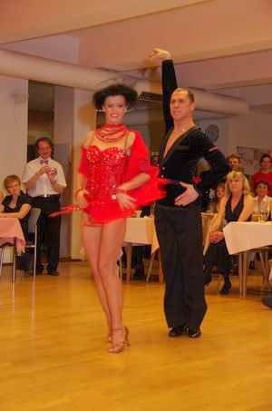 Die Lateinpaare Julien Hammerbacher und Daniela Grabner sowie Denislav Dimitrov und Ilana Staevska aus dem Gelb-Schwarz-Casino