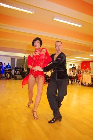 Die Lateinpaare Julien Hammerbacher und Daniela Grabner sowie Denislav Dimitrov und Ilana Staevska aus dem Gelb-Schwarz-Casino