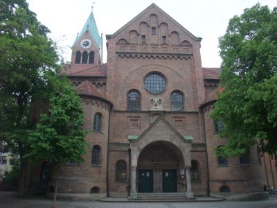 Kirche St. Johannes am Preysingplatz 1 (Haltestelle Rosenheimer Platz mit der S-Bahn)