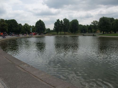 24-Stunden-Radrennen im Olypiapark, Rad-Team Minihofbräuhaus zu Gunsten der Kindertafel