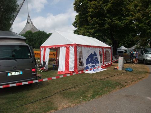 24-Stunden-Radrennen im Olypiapark, Rad-Team Minihofbräuhaus zu Gunsten der Kindertafel