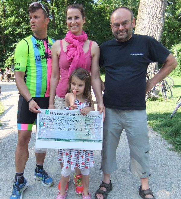 24-Stunden-Radrennen im Olypiapark, Rad-Team Minihofbräuhaus zu Gunsten der Kindertafel