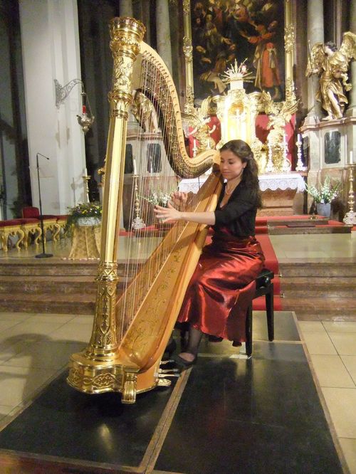 Sarah Cocco Harfe und Stefan Moser Orgel mit Sommerkonzerte in der Kirche Hl. Geist am Münchner Viktualienmarkt