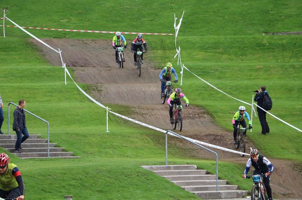 Radl-Team Minihofbrähus beim 24-Stunden-Radrennen München