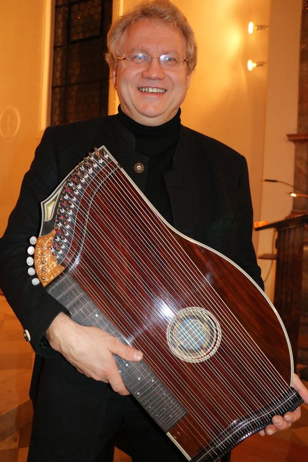 Zitherkonzert in der Kirche St. Stephan