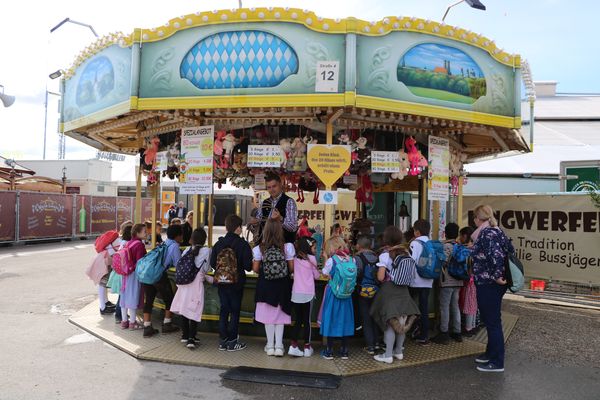 Oktoberfest Würstlprinzessin Nicole Aschenwald