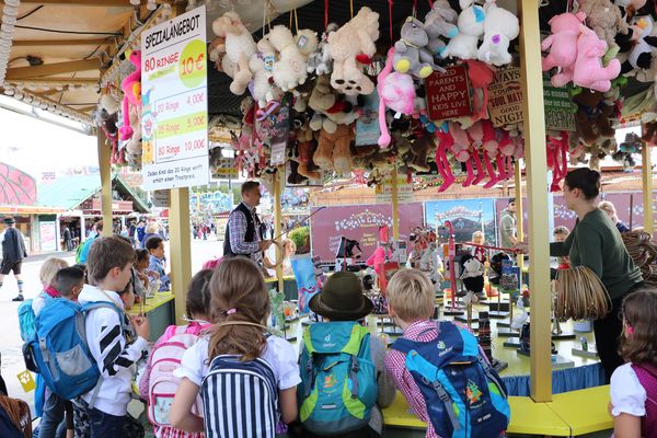 Oktoberfest Würstlprinzessin Nicole Aschenwald