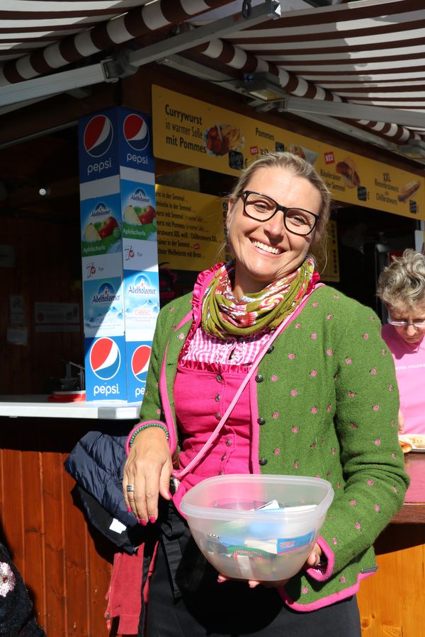 Oktoberfest Würstlprinzessin Nicole Aschenwald