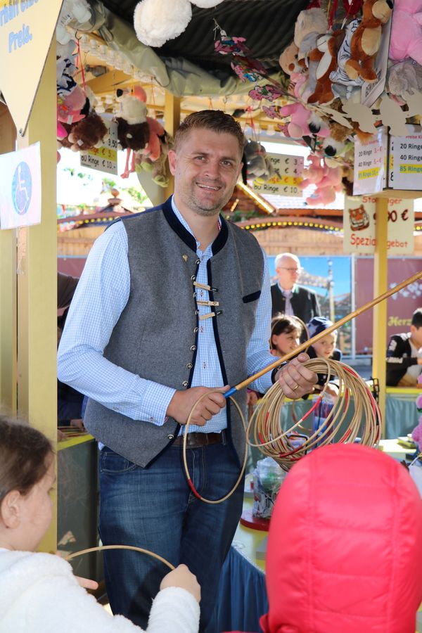 Oktoberfest Würstlprinzessin Nicole Aschenwald