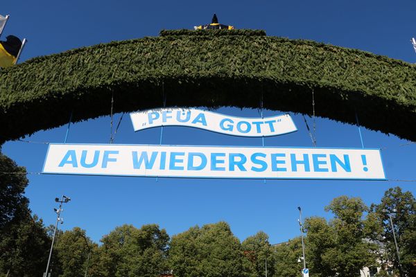 Oktoberfest Würstlprinzessin Nicole Aschenwald