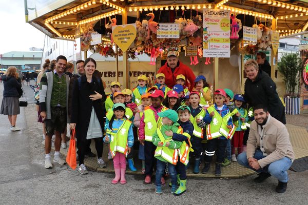 Oktoberfest Würstlprinzessin Nicole Aschenwald