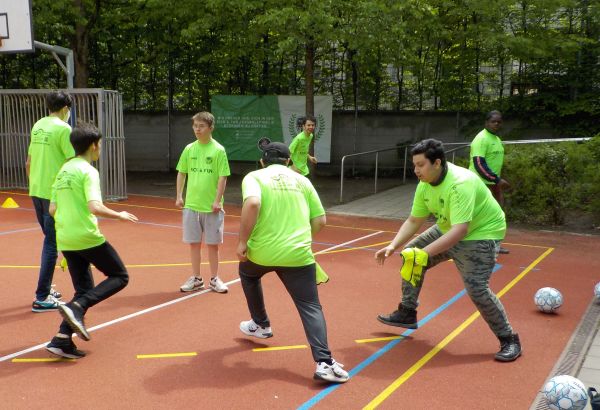 Kick & Fun beim Fußballspiel Tagesstätte Augustinum Klenzestraße