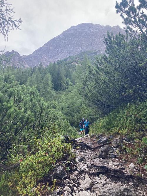 Wanderung zur Zugspitze einer Schulklasse