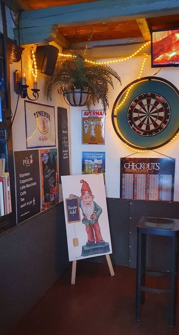Heuboden, Solokünster Elvis tritt für die Kindertafel auf