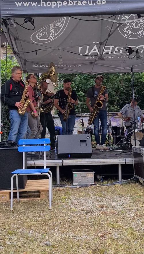 Hinterhoffest Geyerwally nach dem Motto, Sommer lass tanzen