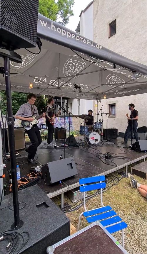 Hinterhoffest Geyerwally nach dem Motto, Sommer lass tanzen