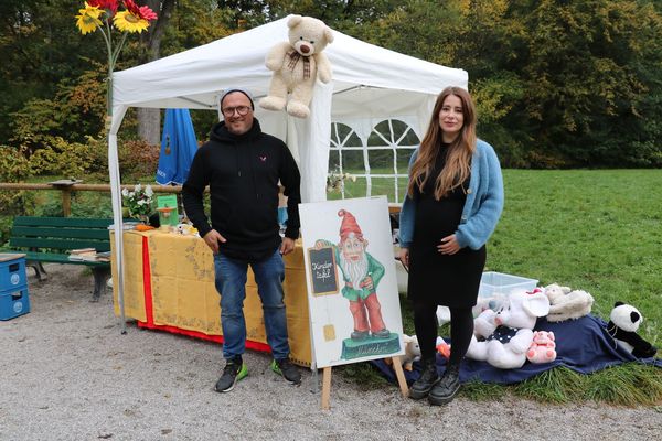 Kirchweih am Mini-Hofbräuhaus im Englischen Garten mit der Kindertafel Kirchweih am Mini-Hofbräuhaus im Englischen Garten mit der Kindertafel