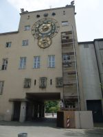 Deutsches Museum, Turmdurchgang mit Werkuhr zur Zenneckbrücke über die Isar, näheres siehe Wikipedia