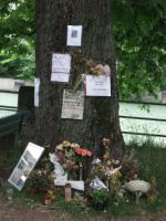 Mahnmal zur Ermordung von Domenico I. am 29. Mai 2013, an der Isar Höhe Europäisches Patentamt, der Mörder konnte bis jetzt nicht ermittelt werden