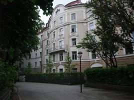 Ensemble denkmalgeschützte geschwungene Fassade Wohngebäude am Röcklplatz