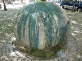 Spitzweg-Brunnen am Stephansplatz, gestaltet 1980 von Konstantin Frick, näheres google.de 