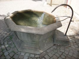 Südfriedhof München, kleiner Schöpf- und Giessbrunnen, näheres siehe Wikipedia